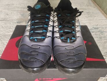 вечернее нежно розовое платье: Мужские кроссовки, 41, Nike, Новый, цвет - Синий, Самовывоз