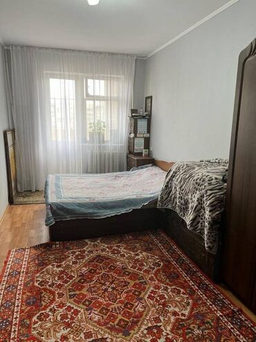 купить квартиру 1 комнатную: 4 комнаты, 86 м², Индивидуалка, 4 этаж, Старый ремонт
