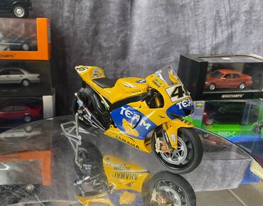 Avtomobil modelləri: Коллекционная модель Yamaha YZR-M1 #43 Valentino Rossi MotoGP 2006 — 11