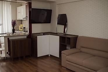 avant park ev satılır: Ünvan: Koroğlu Rəhimov küçəsi, Bakı 35 m² mənzil həm günlük, həm də — 2