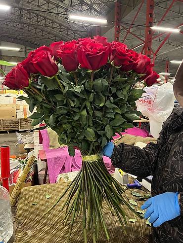 Букеты из живых цветов: Авторские букеты из свежих цветов - Розы премиум-класса (крупный — 26