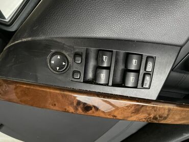Другие детали электрики авто: BMW E60 Кнопки стеклоподъемников Бмв е60 правый руль Японец в наличии