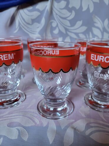 Čaše: Case nove vintaz,eurokrem. Case bez ostecenja sve na njima odsjaj na lalafo.rs — 10 Čaše: Case nove vintaz,eurokrem. Case bez ostecenja sve na njima odsjaj — 10