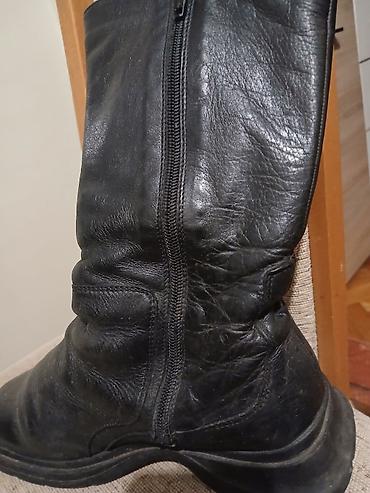 massimo duti cizme: Crne mekane kožne čizme postavljene filcom, visina 30 cm, broj 37 — 2