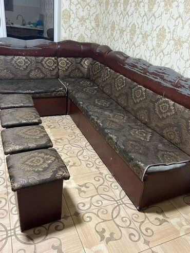 угловой диван от производителя: Представляем угловой диван с комплектом из четырех табуретов
