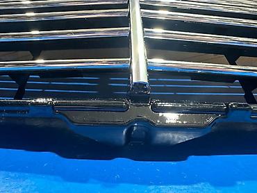 mercedes ayaqaltı: Mercedes abirsofka içlikləri radiator barmaqlığı 190 124 202 210 203 — 3