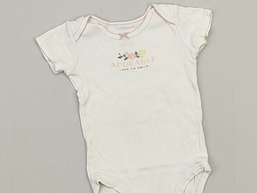 białe body niemowlęce: Body, Carter's, 6-9 m, 
stan - Zadowalający