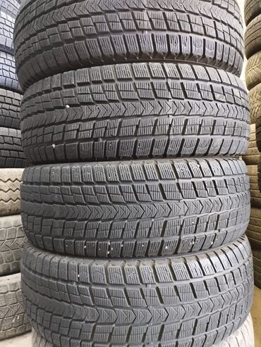 Шины: Шины 265 / 65 / R 17, Зима, Б/у, Комплект, Легковые, Корея, Roadstone