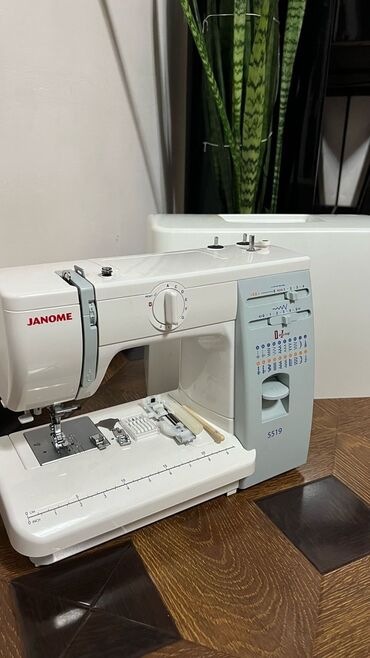 Швейные машины: Швейная машина Janome, Автомат