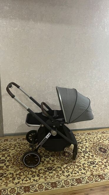двухместная детская коляска: Коляска, цвет - Серебристый, Новый