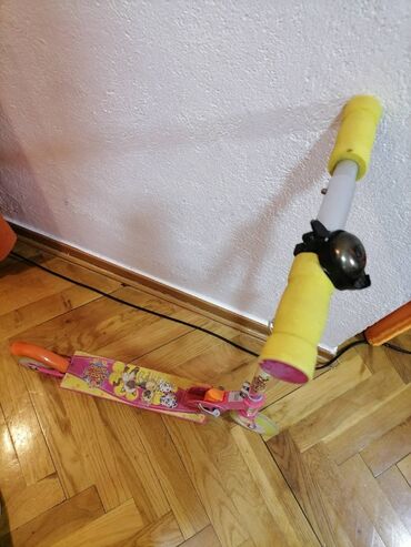 Trotineti, skejtbordovi i hoverbordovi: Trotinet za decu dobar jak na dva silikoska točka. Baš dobar — 4