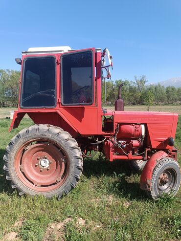 Другие тракторы: Трактор колесный, красный, кабина закрытого типа. Характеристики и — 4