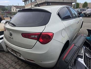 multimedia 2din: ALFA ROMEO GIULIETTA 2013. GOD. - KOMPLETAN AUTO U DELOVIMA | Alfa — 4