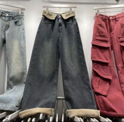 женские джинсовые шорты с завышенной талией: Джинсы, Прямые, Высокая талия