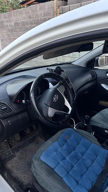 тонировка шторка: Hyundai Accent: 2011 г., 1.6 л, Механика, Бензин, Седан — 7