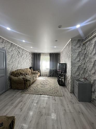 Продажа коттеджей и домов: 📍В центре Сокулука продаётся дом на участке 10 соток. 🏡Дом состоит — 4