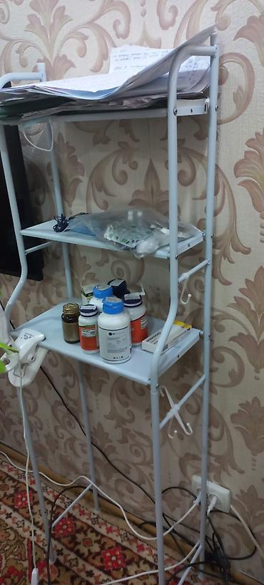 Металлический стеллаж с 3 полками - Компактный напольный стеллаж из