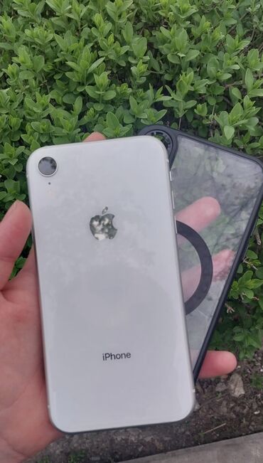 Apple iPhone: IPhone Xr, Б/у, 128 ГБ, Белый, Защитное стекло, Чехол, 100 %