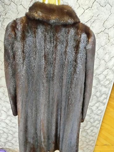 hind geyimi: Qadınlar üçün təbii xəz palto - Material: sıx və parlaq tükə malik — 2