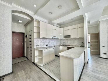 сдаю квартиру по рыскулова: 3 комнаты, 74 м², Элитка, 2 этаж, Евроремонт