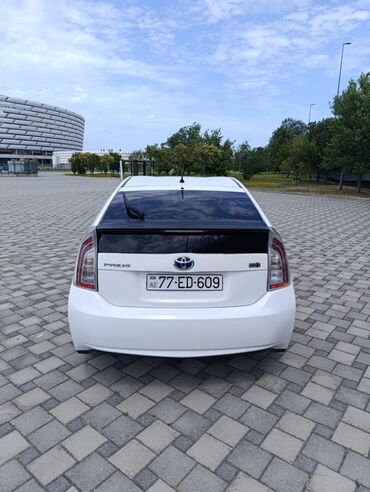 Toyota: Toyota Prius: 1.8 l | 2013 il Hetçbek — 8