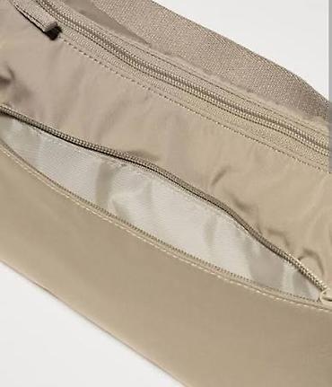 белый пуховик: Классическая сумка, Uniqlo, Япония, Материал: Полиэстер, Регулируемый ремень, Унисекс, Новый — 6
