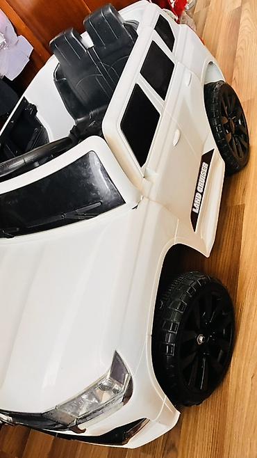 maşin uşaq: Uşaq elektrik avtomobili – Land Cruiser üslubunda, ağ rəng — 3