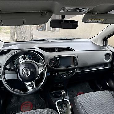 тайота айрис: Toyota Yaris: 2015 г., 1.5 л, Автомат, Бензин, Хэтчбэк — 3