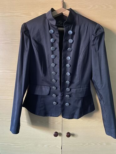 Dəstlər, kostyumlar: Yaz payiz ucun yungul penceklerdi ela veziyyetdedirler. 1 — 4