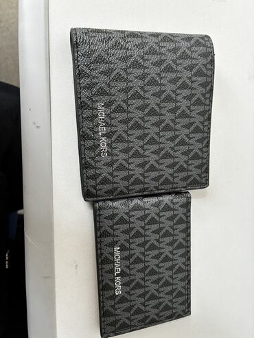 золотая цепочка с крестиком: Капчык, Michael Kors, Эко булгаары, Унисекс