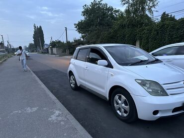 Toyota: Toyota ist: 2003 г., 1.3 л, Автомат, Бензин, Хэтчбэк