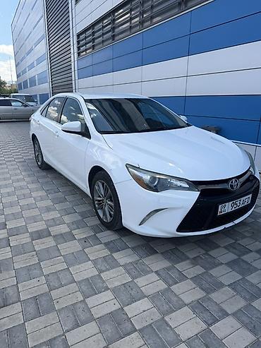corolla 2016: Toyota Camry: 2016 г., Седан — 3