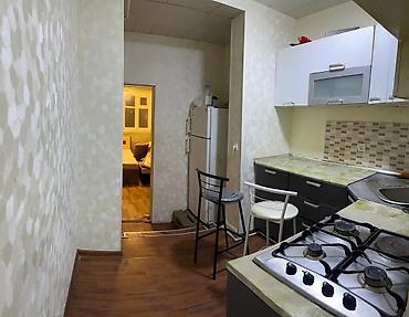 ev kıraye: Otaq yoldaşı axdarılır,3 otaqdır, 5 mərtəbəli binanın 1ci mərtəbəsi — 2