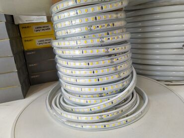gece lanpası: Elastik LED işıq lenti, müxtəlif məkanlarda dekorativ işıqlandırma