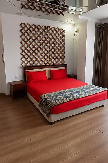 Посуточная аренда квартир: 1 комната, Душевая кабина, Постельное белье, Кондиционер — 1