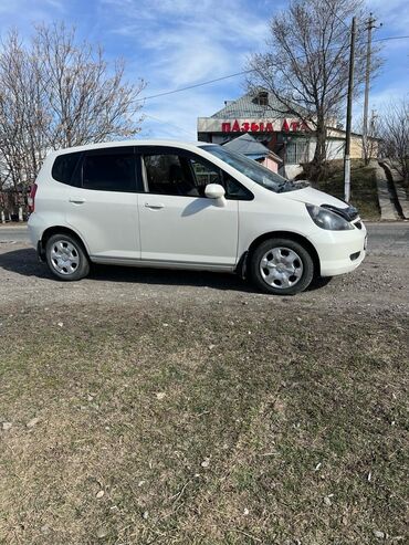 аренда автомобилей токмок: Сдаю в аренду: Легковое авто