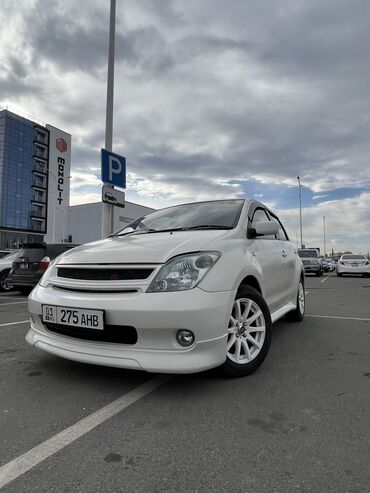 Toyota: Toyota ist: 2003 г., 1.5 л, Автомат, Бензин, Хэтчбэк