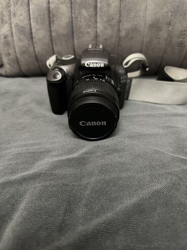 canon eos 1100d: Canon aparat 4defe istifade edilib 
Hem video hemde kamera çekir