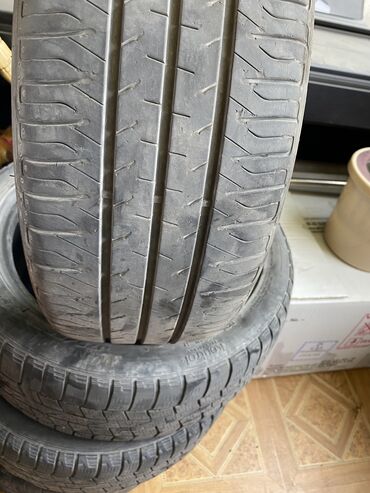 зимние шины на грузовые автомобили: Разнопарки 2шт лето 2 шт зима