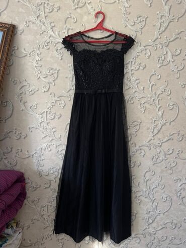 чёрное платье размер 50 52: Вечернее платье, Длинная модель, Без рукавов, XL (EU 42)