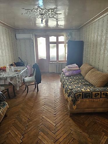 Daşınmaz əmlak: 2 otaqlı mənzil — tam təchizatlı - Geniş və işıqlı zal: taxta parket — 3