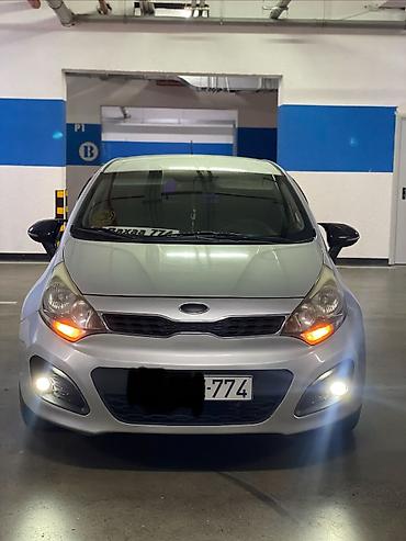 4 ayaq: Kia Rio: 1.4 l | 2013 il Sedan — 3