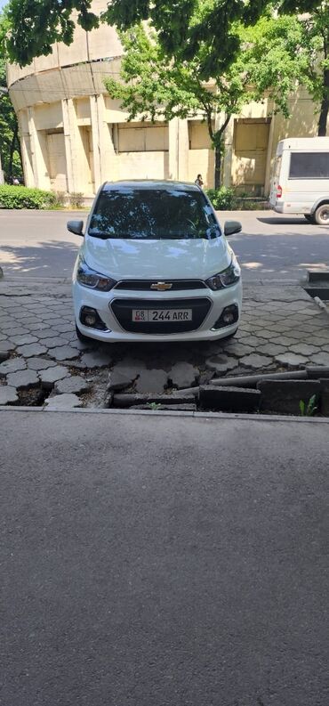 Chevrolet: Chevrolet Spark: 2015 г., 1 л, Вариатор, Бензин, Хэтчбэк