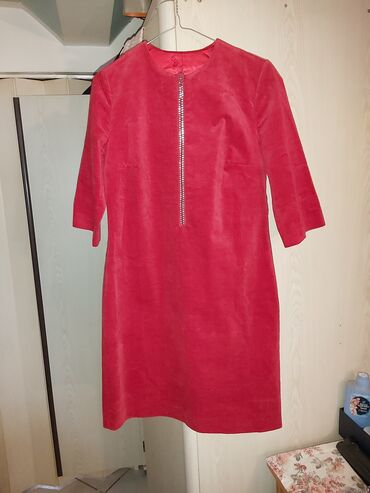 kako oprati haljinu sa sljokicama: Max Mara 2XL (EU 44), color - Red, Evening, Long sleeves