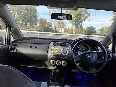 roewe er6: Honda Fit: 2002 г., 1.3 л, Автомат, Бензин, Хэтчбэк — 4