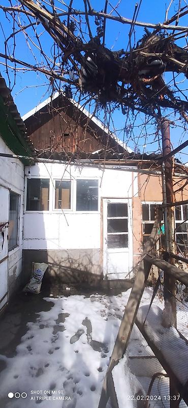 Долгосрочная аренда домов: 60 м², 3 комнаты, Парковка, Подвал, погреб, Забор, огорожен — 2