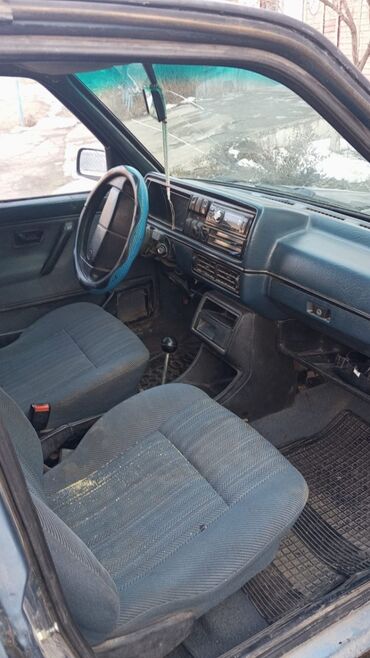 volkswagen id6: Volkswagen Golf: 1990 г., 1.8 л, Механика, Бензин, Хэтчбэк