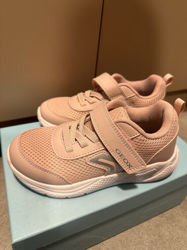 Другие детские вещи: Продаю новые легкие кроссовки фирма Geox😍 28 размер 1500 сом