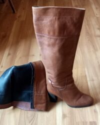 əsgər çəkməsi: İtaliya dəri çəkmələri satılır. Ölçü 40. Dəyərindən aşağı satılır