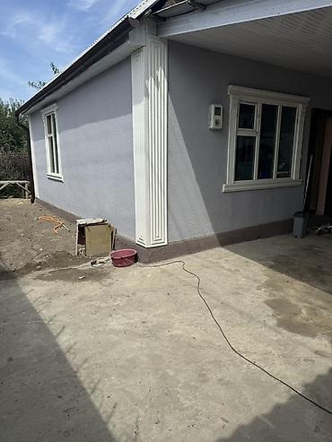 Продажа коттеджей и домов: Жилой дом с двором - Одноэтажный дом с фасадом под декор, пластиковые — 3